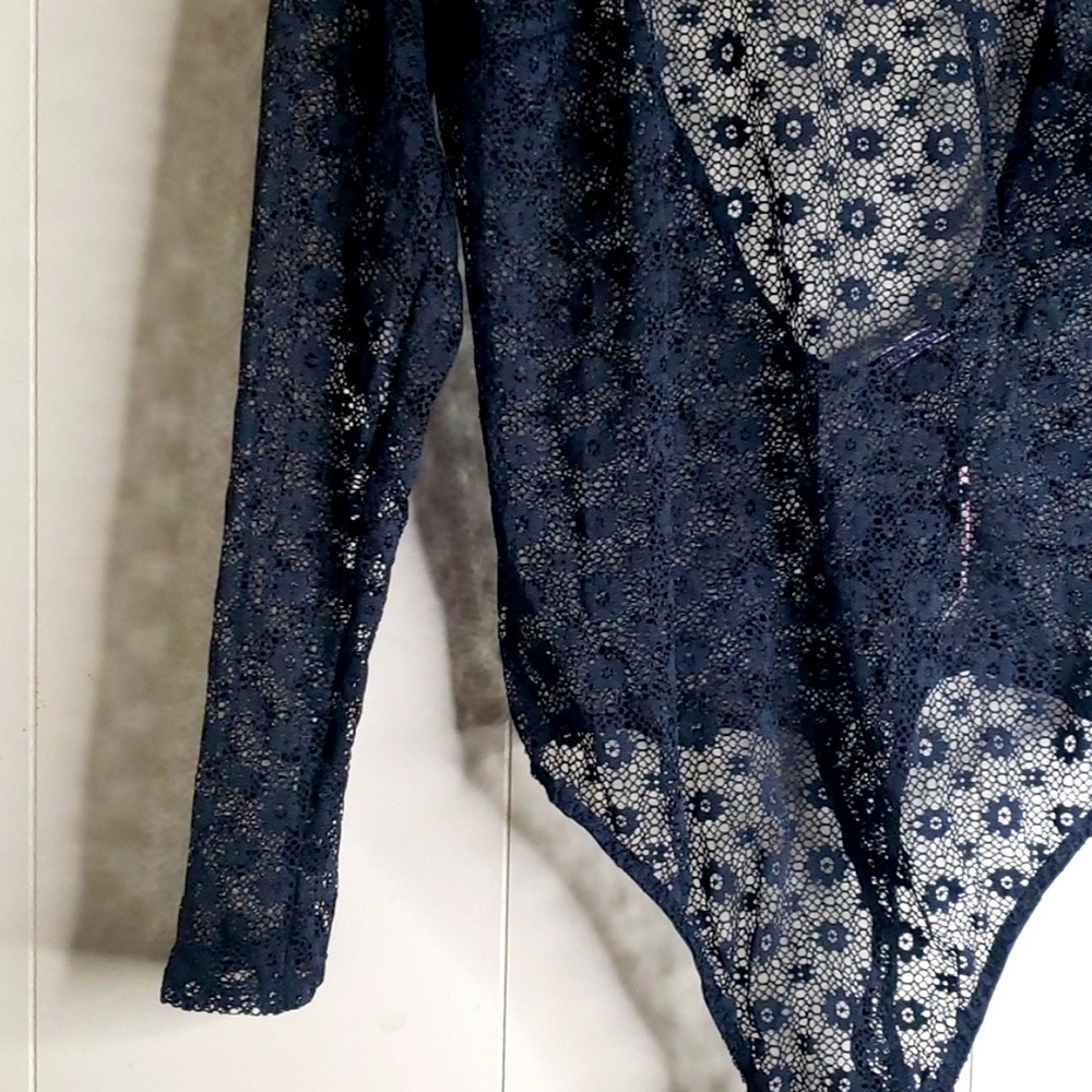NWT Victoria Secret Black Sheer Floral
Print Thong Bodysuit Sz M/L - Picture 4 of 15